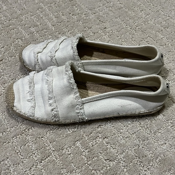 Michael Kors Espadrille Fringe Flats Size 7 - Picture 2 of 5